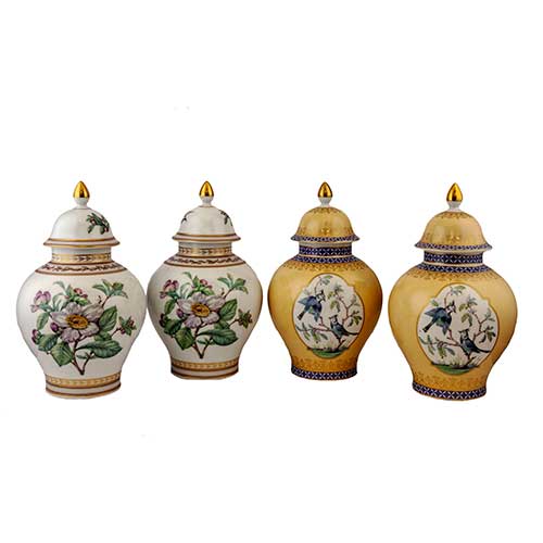 Sub.:17-Oc - Lote: 260 -  Lote de dos parejas de peque�os tibores con tapa rematada en dorado