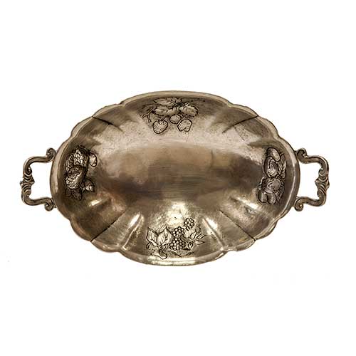 Sub.:17-Oc - Lote: 139 -  Frutero en esta�o punzonado con asas.