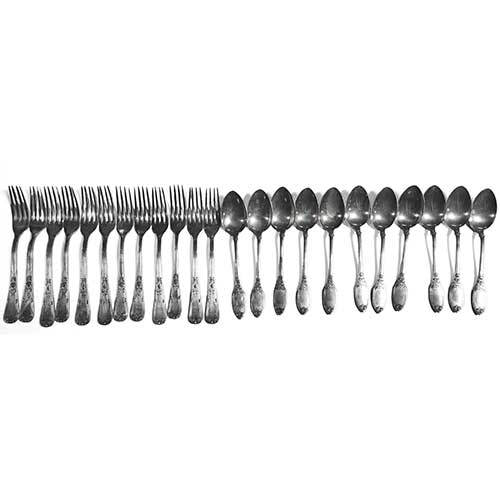 Sub.:17-Oc - Lote: 308 -  Lote de 12 tenedores y 11 cucharas de merienda en alpaca con detalles dorados.