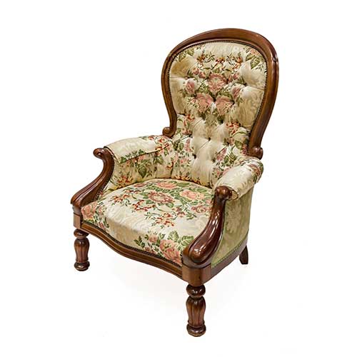 Sub.:17-Oc - Lote: 310A -  Sill�n victoriano en madera patinada con tapizado capiton�.