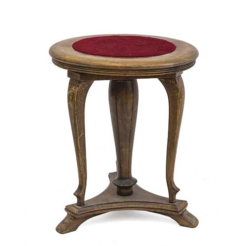Sub.:17-Oc - Lote: 181 -  Banqueta de piano regulable en altura realizado en madera.