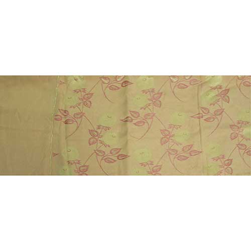 Sub.:17-Oc - Lote: 324 -  Colcha de cama en tonalidades amarillas.