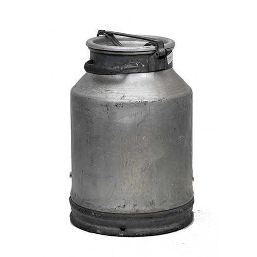 Sub.:17-Oc - Lote: 138 -  Lechera en aluminio con tapa y asa