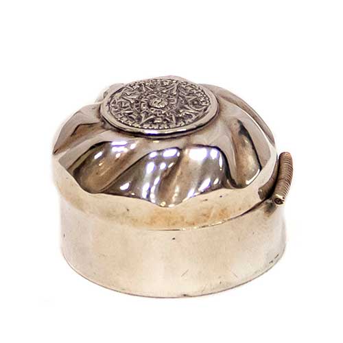 Sub.:17-Oc - Lote: 107 -  Peque�a cajita de plata 925 con motivo decorativo mexicano en la tapa
