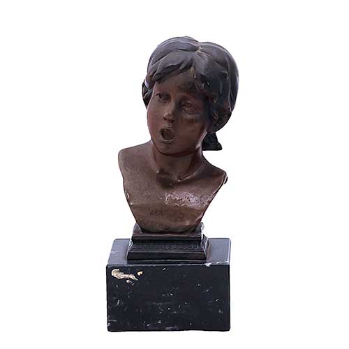 Sub.:17-Oc - Lote: 283 -  Busto de ni�a