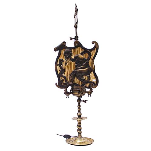 Sub.:17-Oc - Lote: 128 -  Vel�n en cobre elctrificado de cuatro luces con escena en las pantallas.