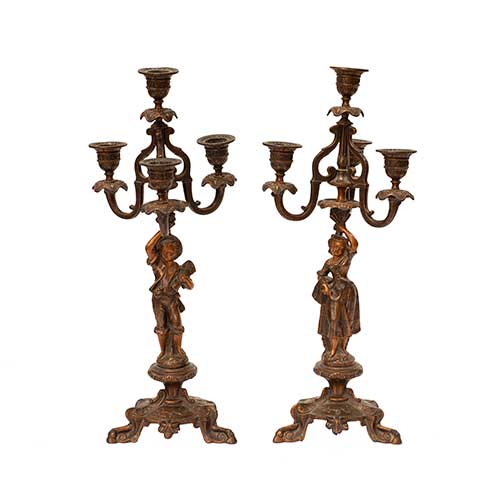 Sub.:17-Oc - Lote: 175 -  Pareja de candelabros en calamina patinada de cuatro luces. Figuras de dos j�venes alegor�a de la siega y el verano .Siglo XIX
