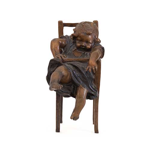 Sub.:17-Oc - Lote: 258 -  Ni�a sentada en la silla alta.