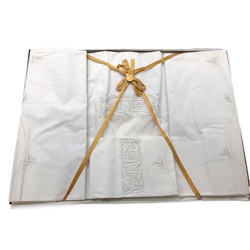 Sub.:17-Oc - Lote: 311 -  Pareja de s�banas con sus almohadones bordadas de 105 cm con iniciales.