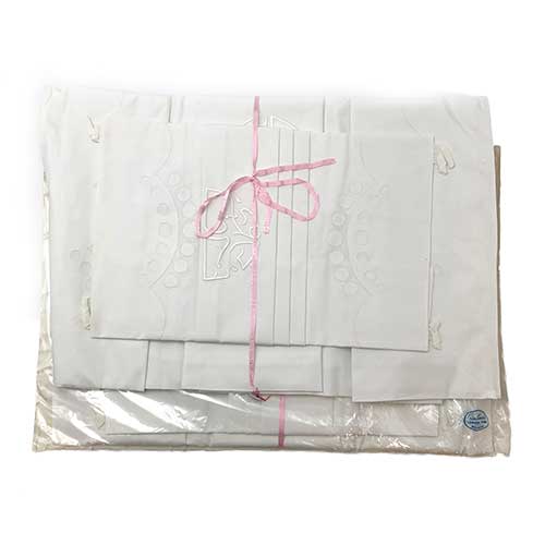 Sub.:17-Oc - Lote: 321 -  Pareja de s�banas con sus almohadones bordadas con iniciales y aplicaciones, cama de 105 cm