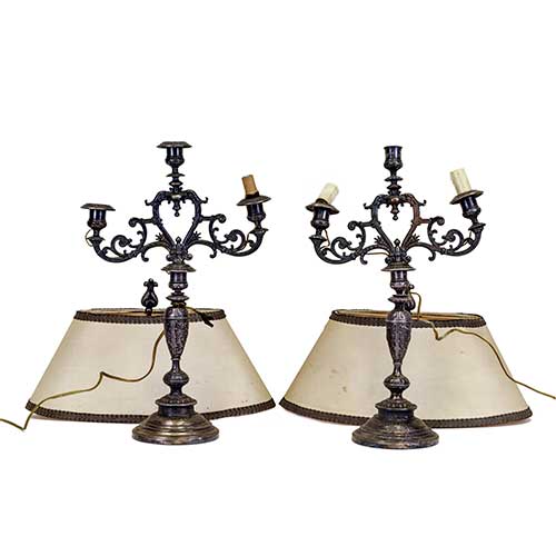 Sub.:17-Oc - Lote: 144 -  Pareja de candelabros de tres luces en calamina, electrificados. S. XIX