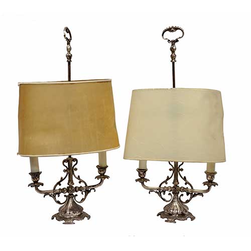 Sub.:17-Oc - Lote: 143 -  Pareja de l�mparas en metal plateado, de dos luces con m�stil y pantallas. �poca Alfonsina, 1900.