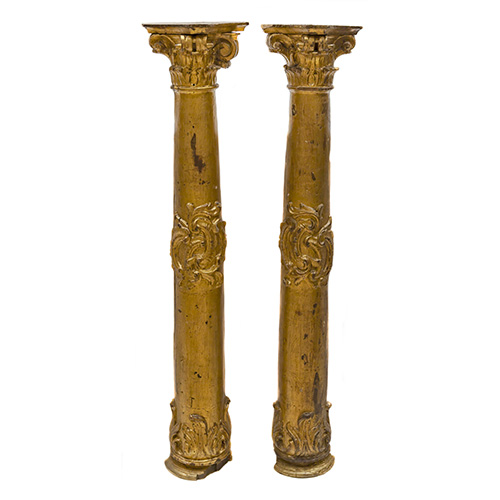 Sub.:17 - Lote: 232 -  Pareja de medias columnas en madera tallada y dorada. S. XVIII.