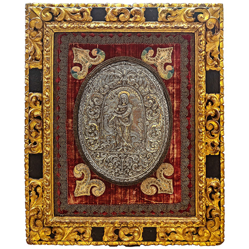 Sub.:17 - Lote: 1233 -  valo en plata en su color y dorada representando a San Juan de Patmos. 