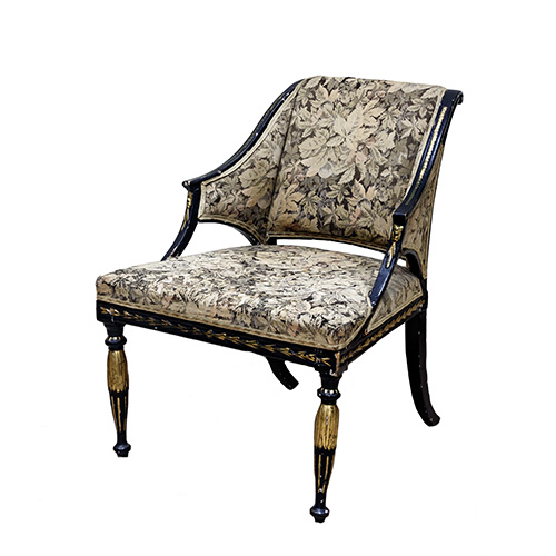 Sub.:17 - Lote: 1382 -  Sill�n Directorio lacado en negro y dorado, con tapicer�a floral.