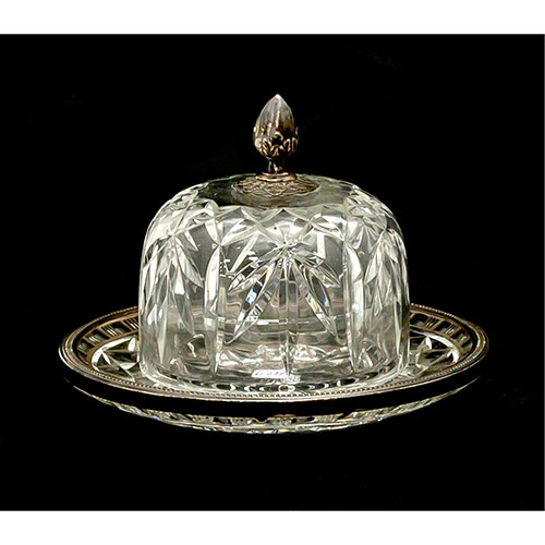 Sub.:18 - Lote: 1336 -  Recipiente para mantequilla en cristal tallado con borde y asa de plata.