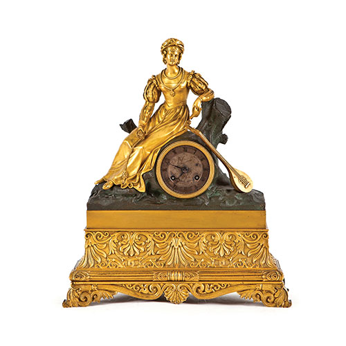 Sub.:18 - Lote: 393 -  Reloj de sobremesa en bronce dorado y pavonado, estilo Luis Felipe, mediados del S.XIX. Con pndulo y llave.