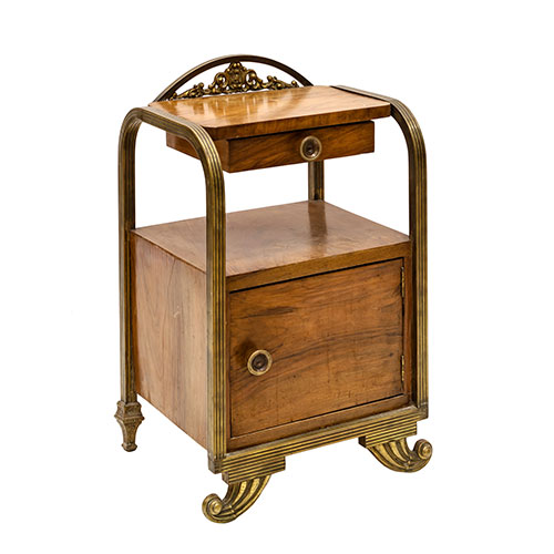 Sub.:18 - Lote: 238 -  Mesilla en madera con bordes de metal y caj�n.