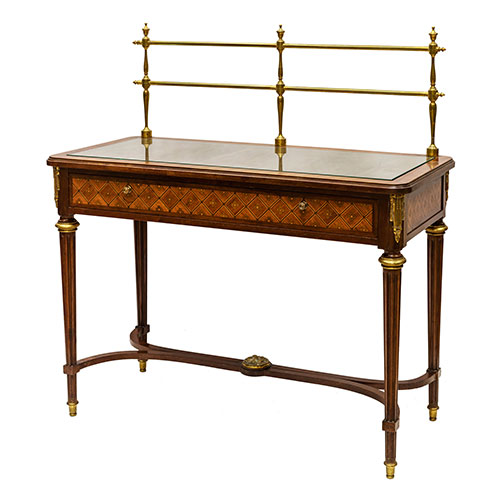 Sub.:18 - Lote: 168 -  Aparador de comedor con caj�n en cintura de marqueter�a y galer�a alta de bronce torneado. Patas unidas por chambrana. Faltas.