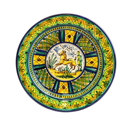 Sub.:18 - Lote: 229 -  Plato de cer�mica de Triana, Sevilla, con decoraric�n de monter�a.