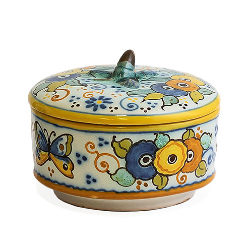 Sub.:18 - Lote: 1315 -  Bombonera circular con tapa, realizada en cer�mica de Talavera. Con sello en la base.