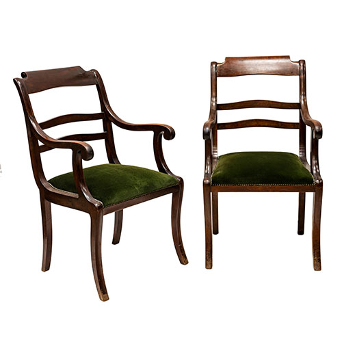 Sub.:18 - Lote: 1363 -  Pareja de sillones en madera de caoba con patas de sable, tapicer�a verde ca.1900