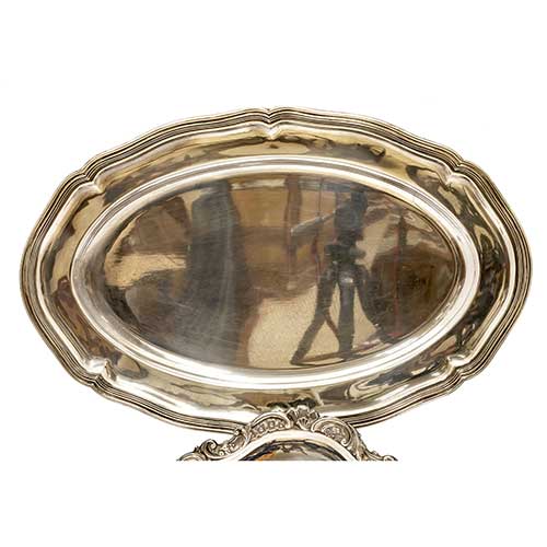 Sub.:18 - Lote: 173 -  Bandeja de plata para servir. Con borde alabeado. Peso: 1032 gr.