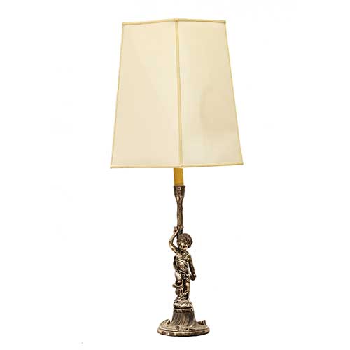 Sub.:18 - Lote: 1305 -  L�mpara de sobremesa en metal plateado de Valenti.Con pantalla.