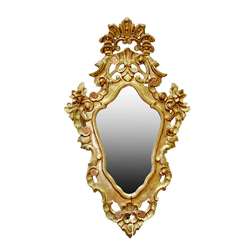 Sub.:18 - Lote: 195 -  Cornucopia en madera tallada y dorada. Con faltas.