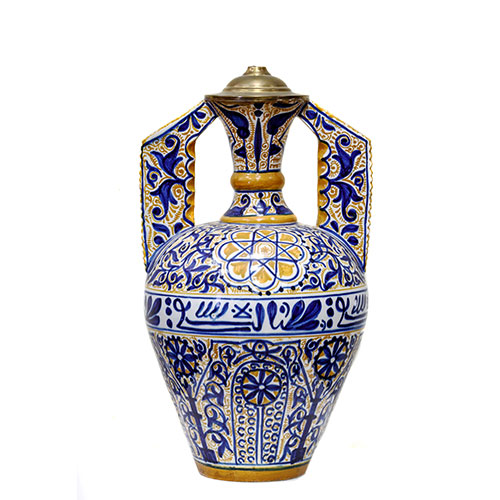 Sub.:18 - Lote: 185 -  �nfora modelo nazar� en cer�mica esmaltada. Con decoraci�n azul y amarilla de corte geom�trico.