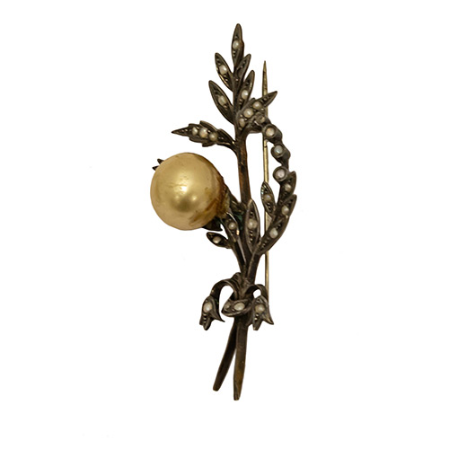 Sub.:19 - Lote: 1367 -  Broche vegetal en plata con perla grande central