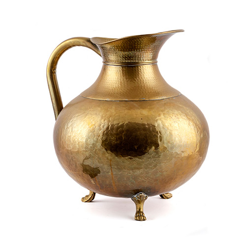Sub.:19 - Lote: 184 -  Gran jarra en cobre con asa y tres pies