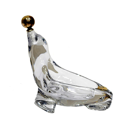 Sub.:19 - Lote: 336 -  Figura de una foca realizada en cristal con nariz en plata.