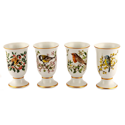 Sub.:19 - Lote: 1316 -  Lote de cuatros copas en porcelana francesa de Franklin Paris, con p�jaros cantores. 