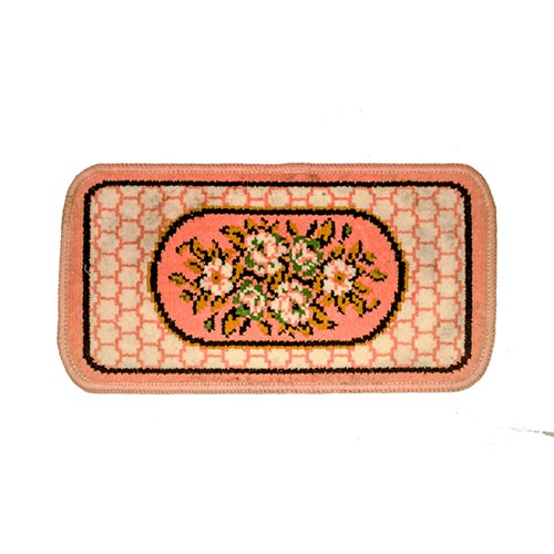 Sub.:2-On - Lote: 265 -  Tapete de estilo neoclsico con cartucho central de flores cobre fondo geomtrico en blanco y rosa.
