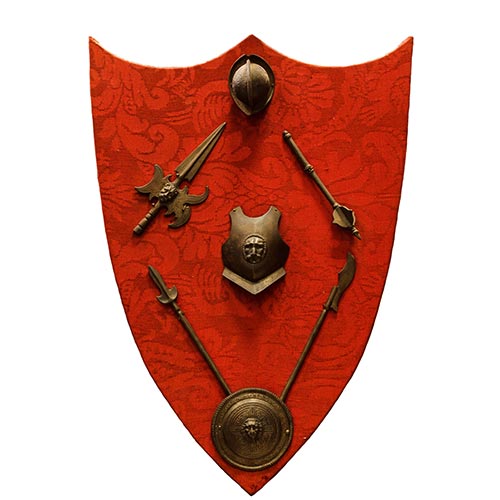 Sub.:2-On - Lote: 1497 -  Panoplia de armas en hierro sobre marco rojo.