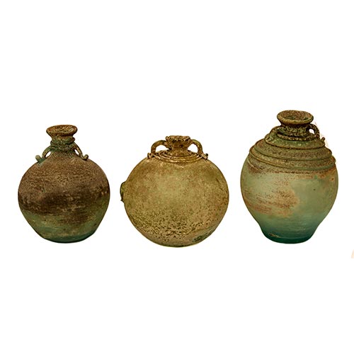 Sub.:2-On - Lote: 1285 -  Lote de tres pequeas vasijas en vidrio soplado mallorqun de estilo romano.