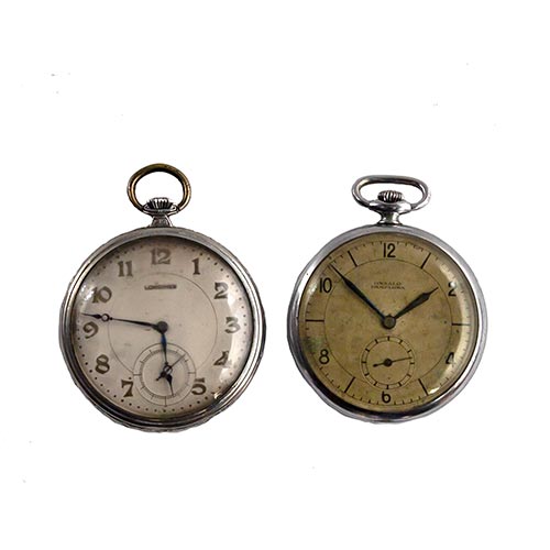 Sub.:2-On - Lote: 966 -  Lote de dos relojes de bolsillo. Un reloj marca Longinus con esfera de metal y numeracin arabiga, en funcionamiento. Un reloj marca Onsalo con esfera de metal y numeracin arabiga.