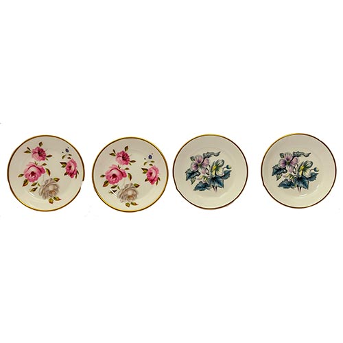 Sub.:2-On - Lote: 764 -  Lote de cuatro platos en porcelana Royal Worcester con decoracin floral. En sus estuches originales.