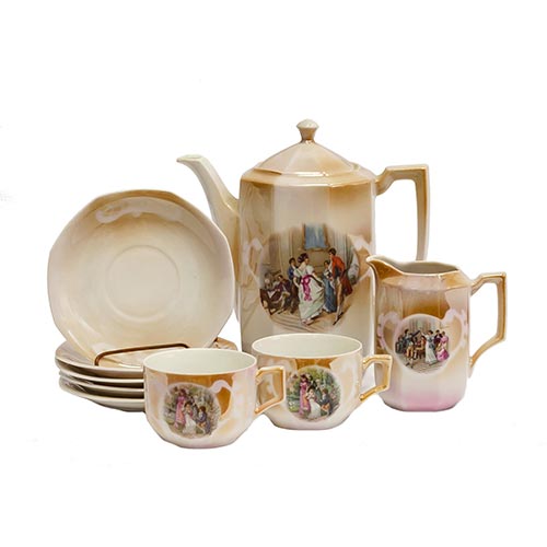 Sub.:2-On - Lote: 852 -  Juego de caf parcialmente completo en porcelana con escenas galante. Consta de 5 tazas, 9 platos, cafetera y lechera.