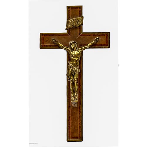 Sub.:2-On - Lote: 1484 -  Cristo crucificado en bronce sobre cruz de madera con marquetera.