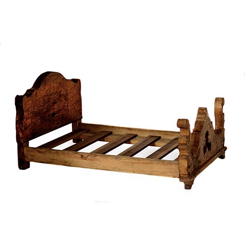 Sub.:2-On - Lote: 878 -  Cama de muecas en madera, estilo Luis XV.