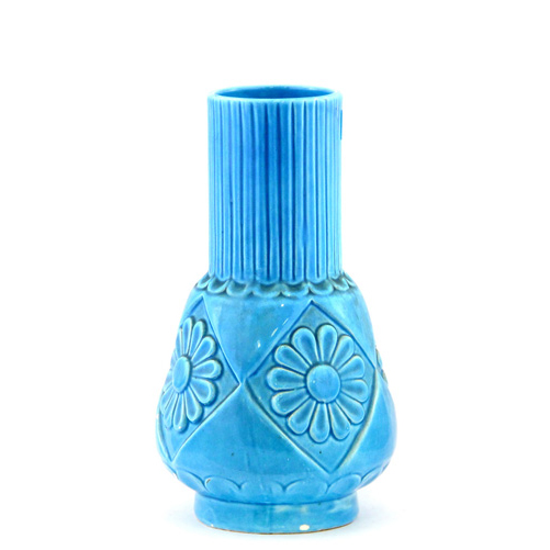 Sub.:2 - Lote: 565 -  Jarrn en cermica azul con decoracin acanalada y flores.