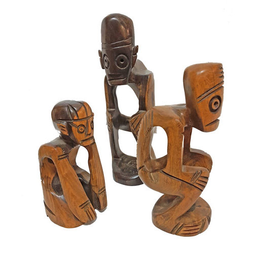 Sub.:2 - Lote: 1283 -  Lote de tres figuras en madera tallada, arte tribal, S. XX.