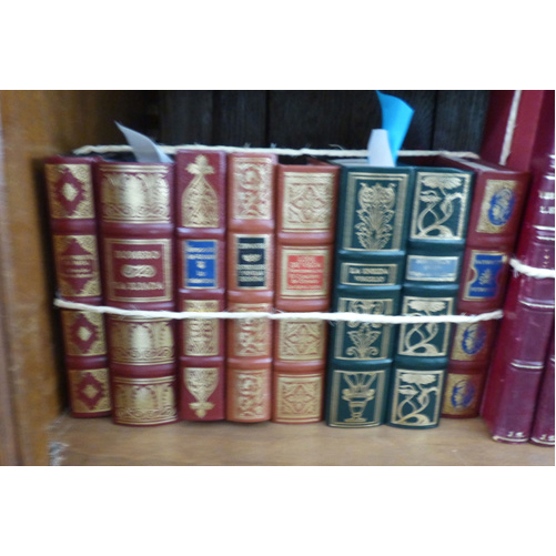 Sub.:2 - Lote: 2035 -  Literatura. Lote de 8 vol�menes: