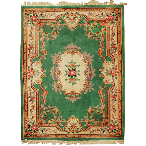 Sub.:20 - Lote: 1206 -  Gran alfombra en lana con decoracin floral y rosetn central. 