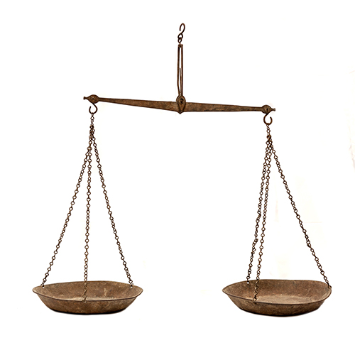 Sub.:20 - Lote: 1315 -  Balanza de colgar en hierro.