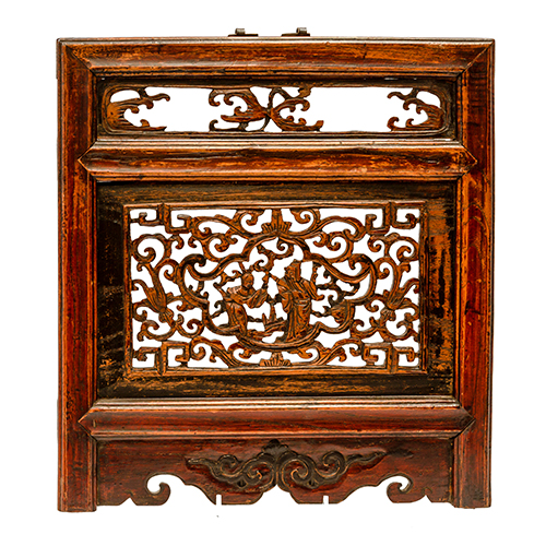 Sub.:20 - Lote: 1346 -  Panel en madera tallada y lacada con escena oriental de finales del s. XIX.