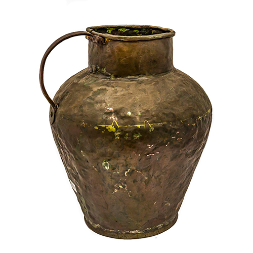 Sub.:20 - Lote: 1311 -  C�ntaro en cobre con un asa.