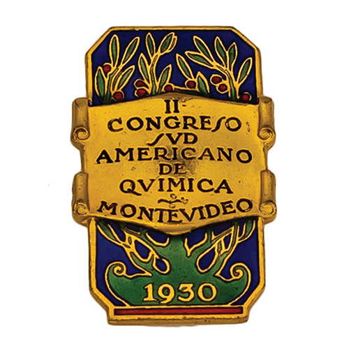 Sub.:20 - Lote: 1441 -  Insignia conmemorativa del II Congreso Sudamericano de Qu�mica, de Montevideo. 1930.